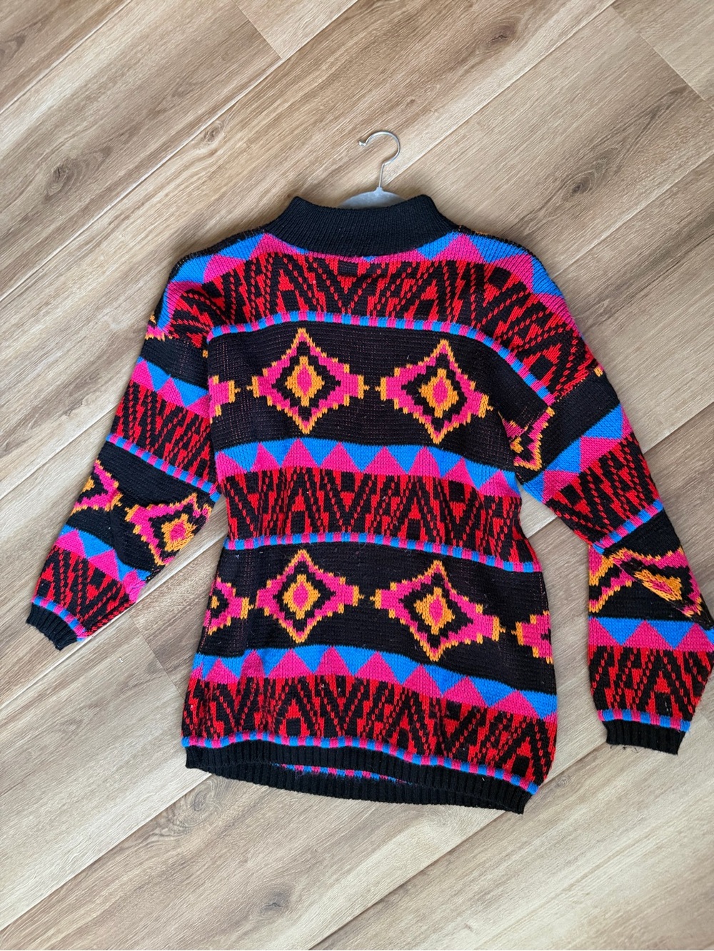 Retro/Vintage Sweater